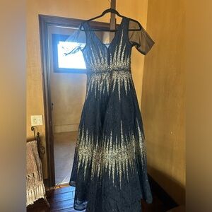 Formal gown with sleeves size 12